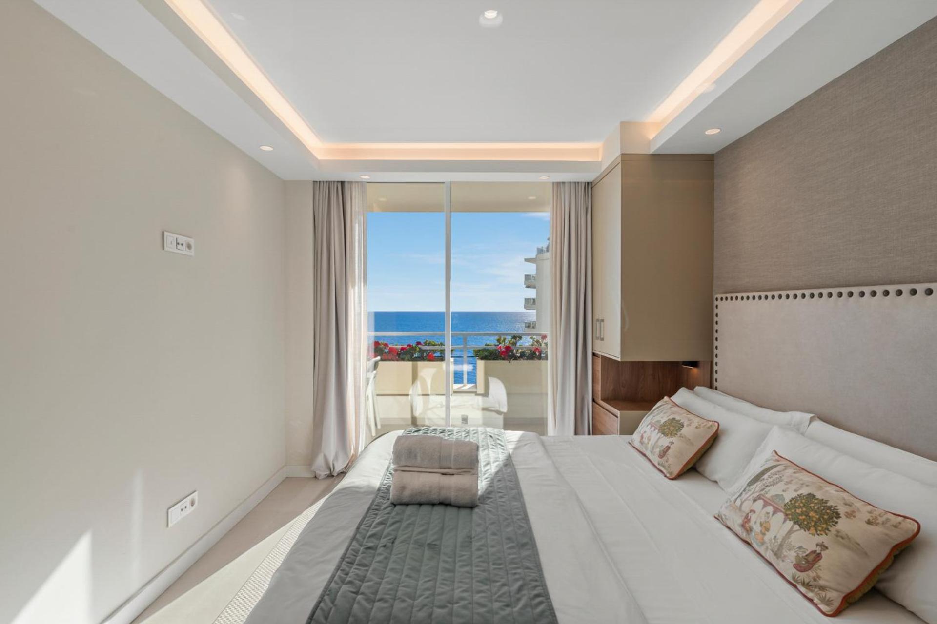 Beach Front Apartment With Pool マルベーリャ エクステリア 写真