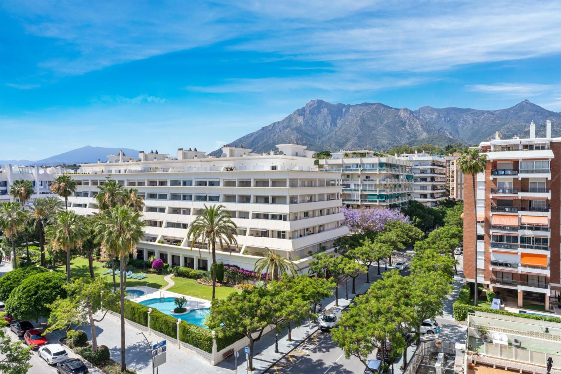 Beach Front Apartment With Pool マルベーリャ エクステリア 写真